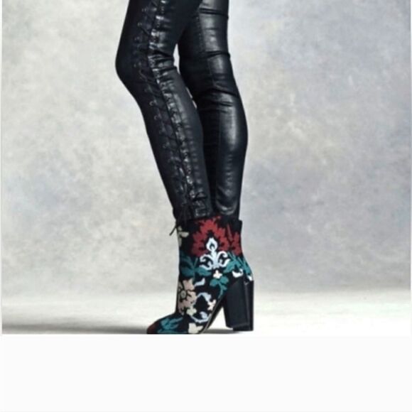 Rebecca Minkoff Bojana Embroidered Black Suede Boots Sz 9.5 - Picture 3 of 15